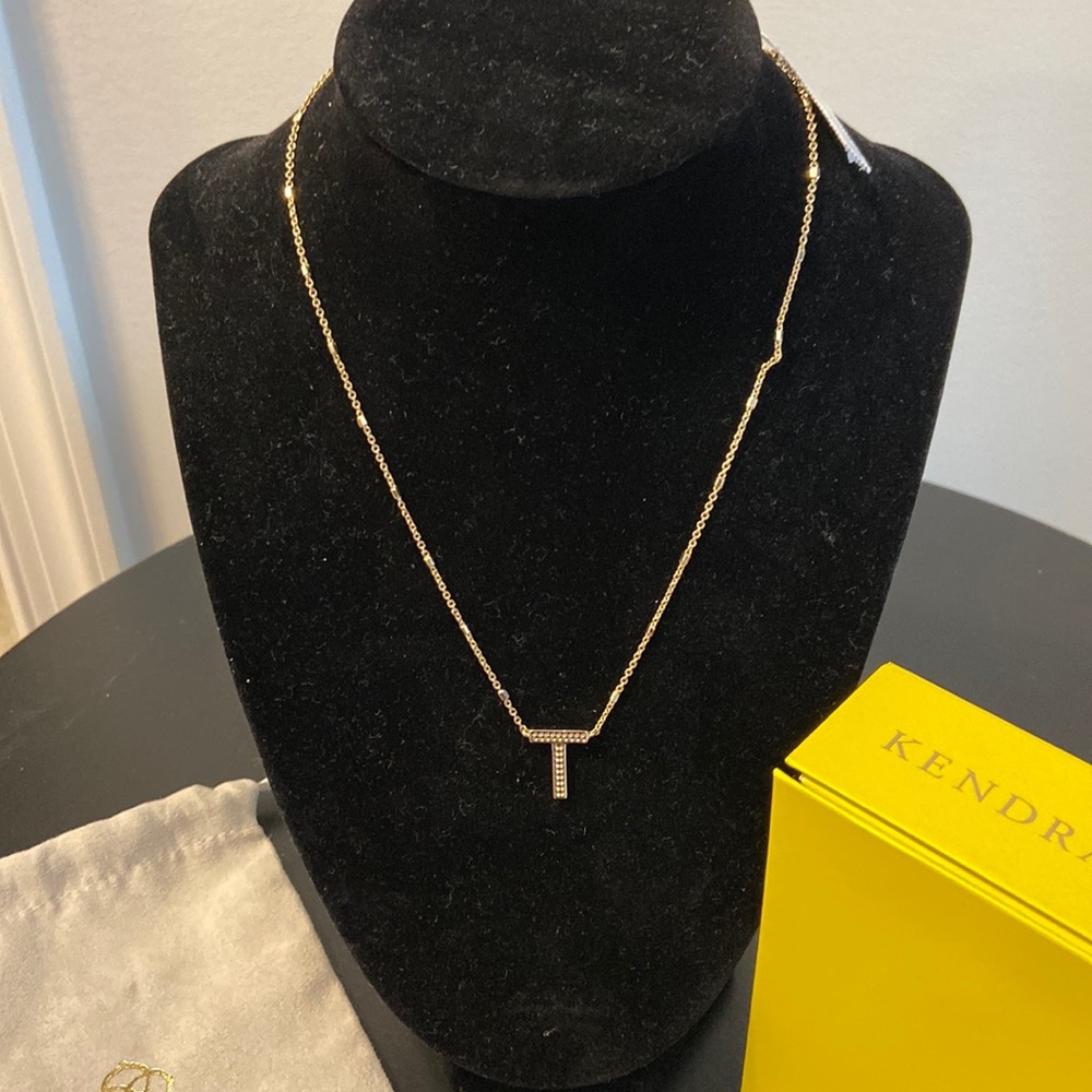 Kendra Scott Pendant Necklace - Letter T